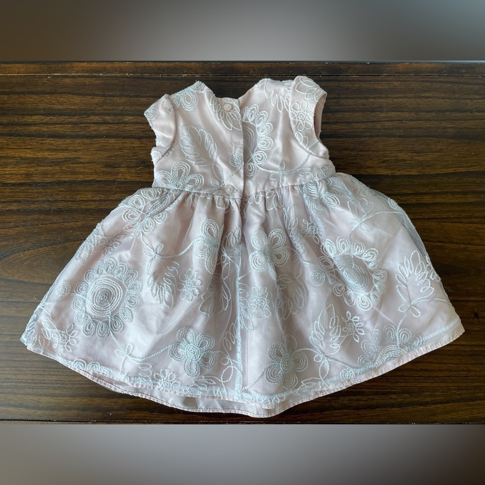 Laura Ashley London, 18 months, baby girl pink white gray lace and tulle dress - Picture 4 of 5